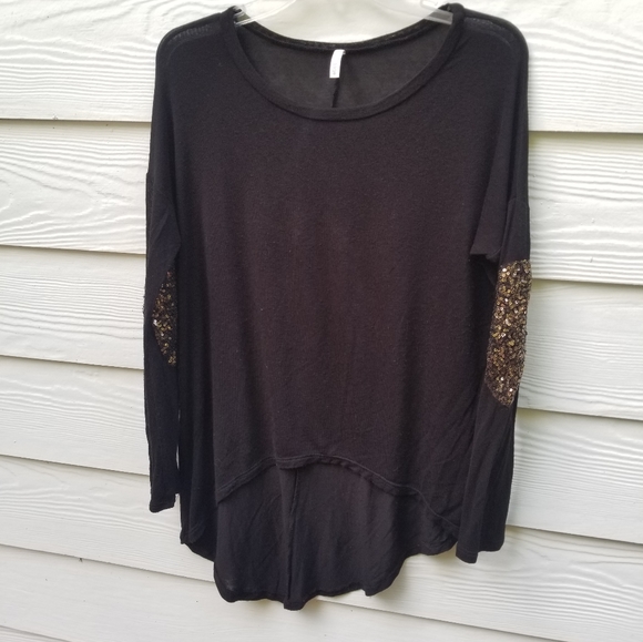 S  Sequins on elbows black top - Picture 2 of 7